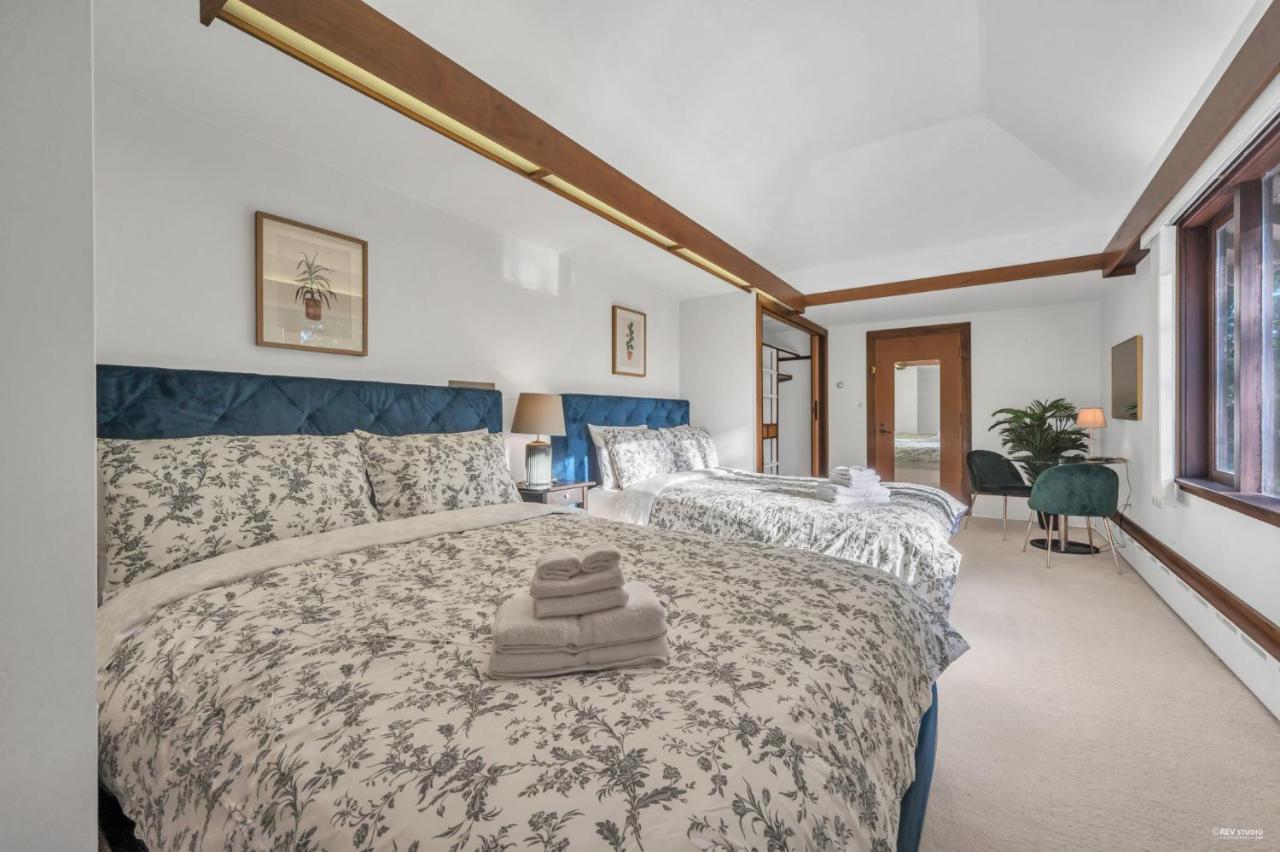 Historic Specious Home In Vancouver West Экстерьер фото