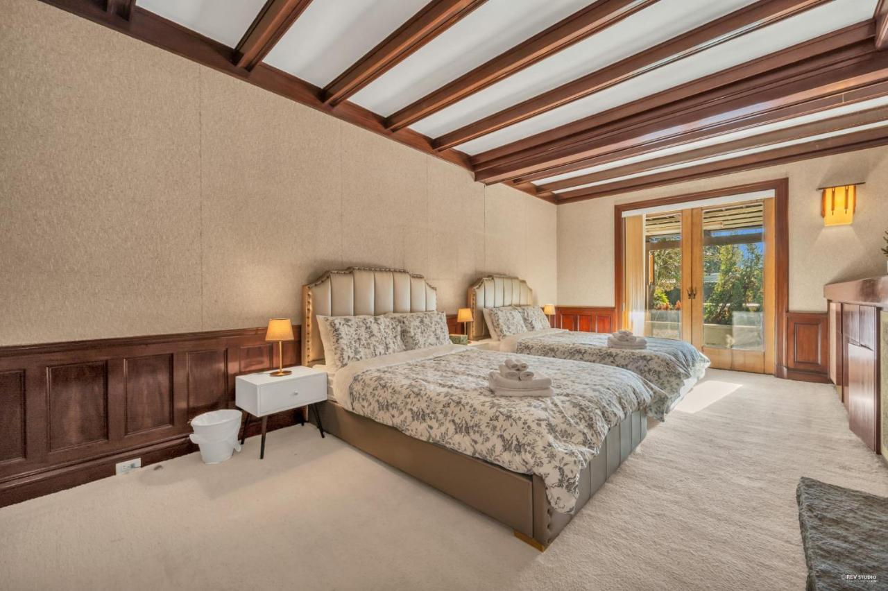 Historic Specious Home In Vancouver West Экстерьер фото