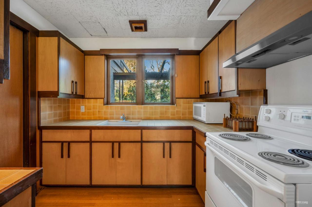 Historic Specious Home In Vancouver West Экстерьер фото