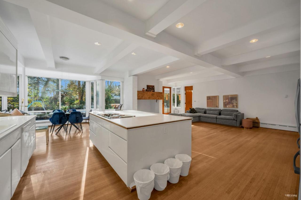 Historic Specious Home In Vancouver West Экстерьер фото